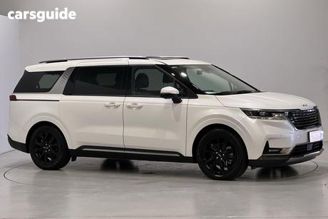 White 2023 Kia Carnival Wagon Special Edition