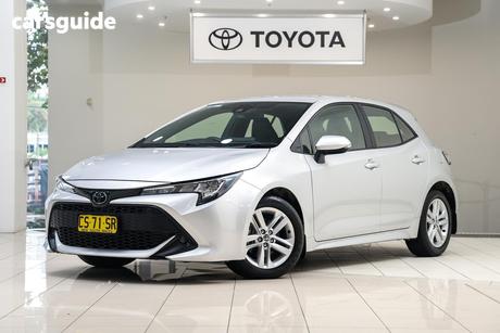 Silver 2018 Toyota Corolla Hatchback Ascent Sport