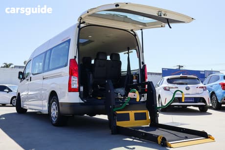 White 2020 Toyota HiAce Bus Slwb Commuter (12 Seats)