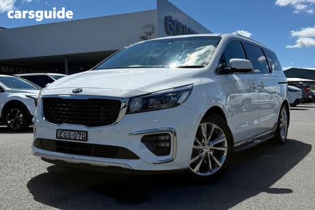 White 2019 Kia Carnival Wagon Platinum