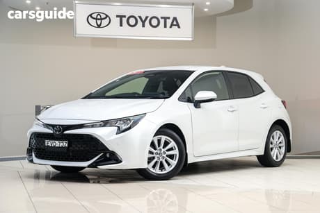 White 2022 Toyota Corolla Hatchback Sx