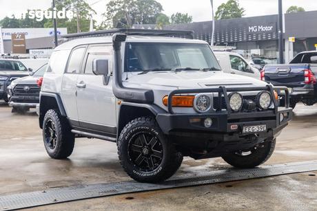 White 2011 Toyota FJ Cruiser Wagon