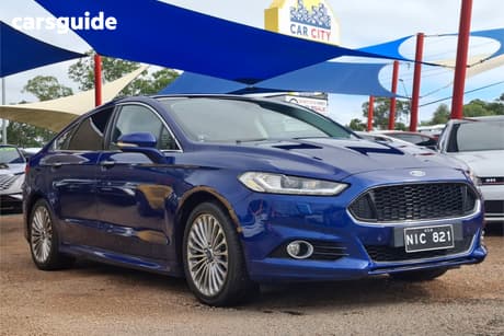 Blue 2016 Ford Mondeo Hatchback Titanium