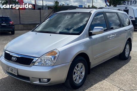 Silver 2013 Kia Grand Carnival Wagon Si