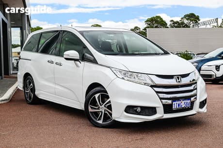White 2015 Honda Odyssey Wagon Vti-L