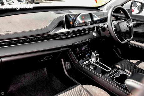 Silver 2025 Chery Tiggo 4 Wagon Urban Hev