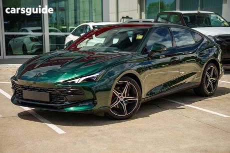 Green 2025 MG Mg7 Sedan Essence