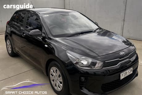 Black 2017 Kia RIO Hatchback Si