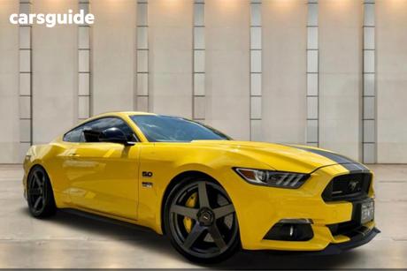 Yellow 2017 Ford Mustang Coupe Fastback Gt 5.0 V8