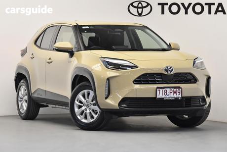 Beige 2025 Toyota Yaris Cross Wagon Gxl Hybrid