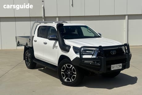 White 2022 Toyota Hilux Double Cab Pick Up Sr5 (4X4)