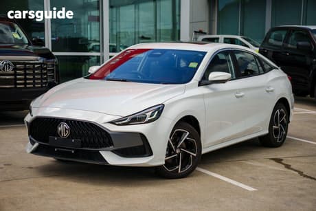 White 2025 MG MG5 Sedan Essence