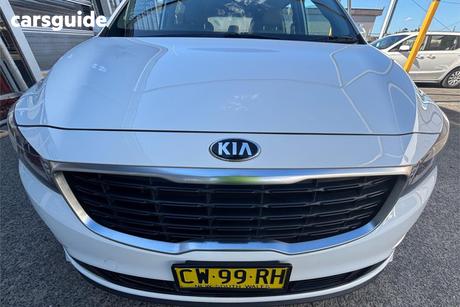 White 2020 Kia Carnival Wagon S