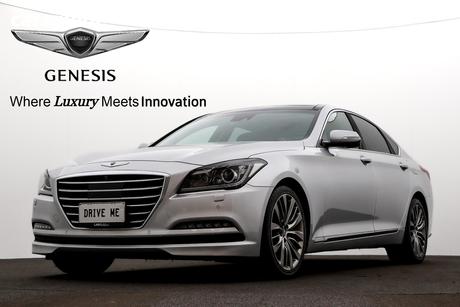 Silver 2015 Hyundai Genesis Sedan (Ultimate Pack)