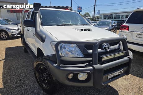 White 2011 Toyota Hilux Dual Cab Pick-up Sr (4X4)