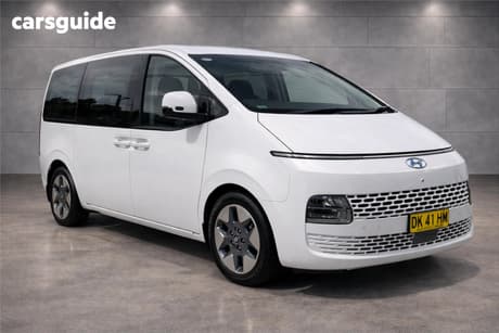 White 2024 Hyundai Staria Wagon