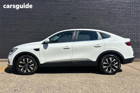 White 2023 Renault Arkana Coupe Zen