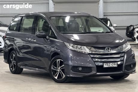 Grey 2013 Honda Odyssey Wagon