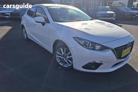 White 2016 Mazda 3 Hatchback Maxx