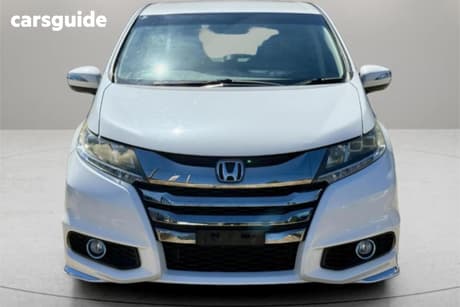White 2016 Honda Odyssey Wagon (Hybrid)