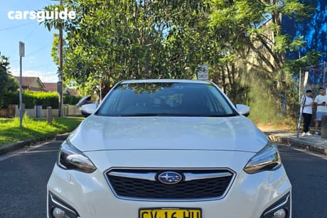 White 2017 Subaru Impreza Hatchback 2.0S (Awd)