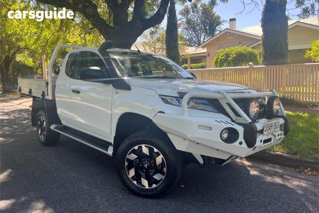 White 2019 Mitsubishi Triton Club Cab Pickup Glx Plus (4X4)