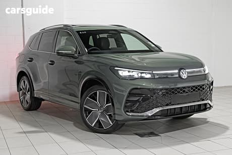 Green 2025 Volkswagen Tiguan Wagon 195Tsi R-Line