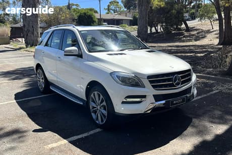 White 2012 Mercedes-Benz ML350 Wagon Cdi Bluetec (4X4)