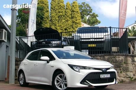 White 2020 Toyota Corolla Hatchback Ascent Sport (Hybrid)