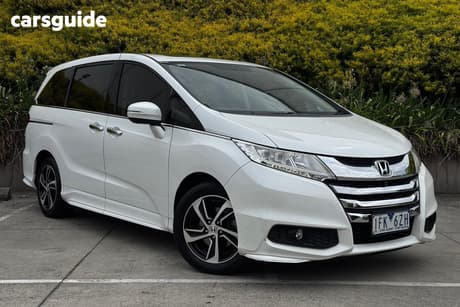 White 2015 Honda Odyssey Wagon Vti-L