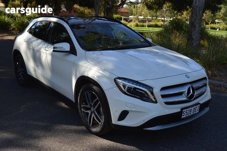 White 2017 Mercedes-Benz GLA180 Wagon