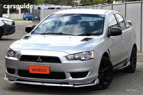 Silver 2013 Mitsubishi Lancer Sedan Es