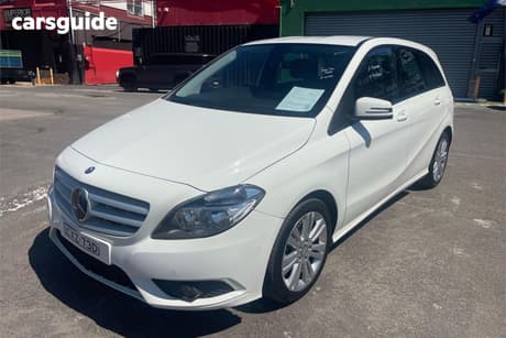 White 2014 Mercedes-Benz B180 Hatchback