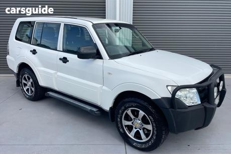White 2009 Mitsubishi Pajero Wagon Gl Lwb (4X4)