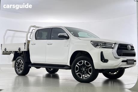 White 2023 Toyota Hilux Double Cab Chassis Sr5 (4X4)