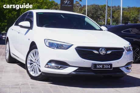 White 2018 Holden Calais Liftback