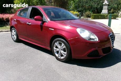 Red 2013 Alfa Romeo Giulietta Hatchback Distinctive