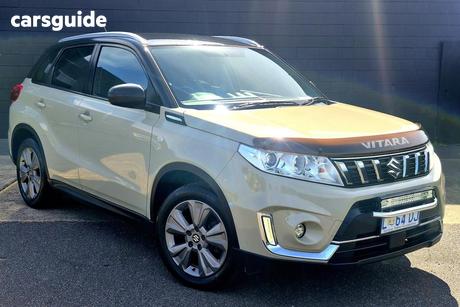 Beige 2018 Suzuki Vitara Wagon Rt-S
