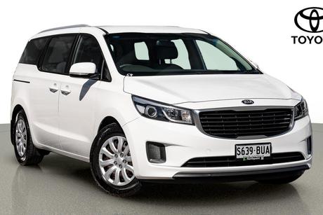 White 2017 Kia Carnival Wagon S