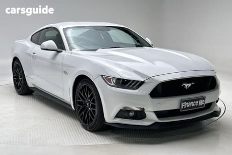 White 2017 Ford Mustang Coupe Fastback Gt 5.0 V8