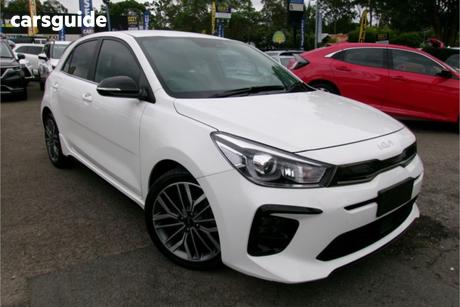 White 2021 Kia RIO Hatchback Gt-Line
