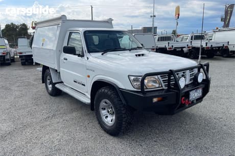 White 2005 Nissan Patrol Leaf Cab Chassis Dx (4X4)