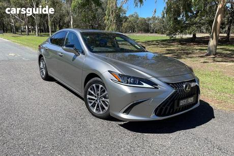 Silver 2025 Lexus ES300H Sedan Luxury (Hybrid)