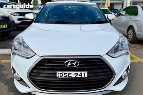 White 2017 Hyundai Veloster Coupe Sr Turbo