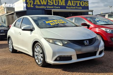 White 2012 Honda Civic Hatchback Vti-L