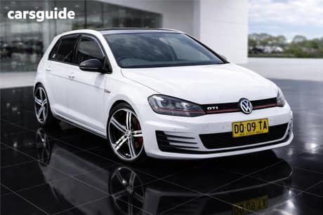 White 2014 Volkswagen Golf Hatchback Gti