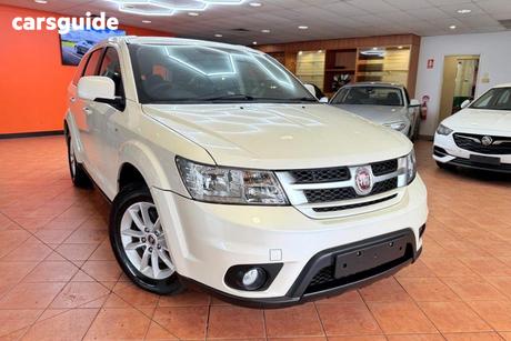 White 2013 Fiat Freemont Wagon