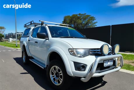 White 2015 Mitsubishi Triton Double Cab Utility Glx (4X4)