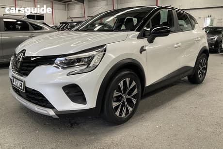 White 2023 Renault Captur Wagon Zen