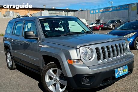 Silver 2014 Jeep Patriot Wagon Sport (4X2)